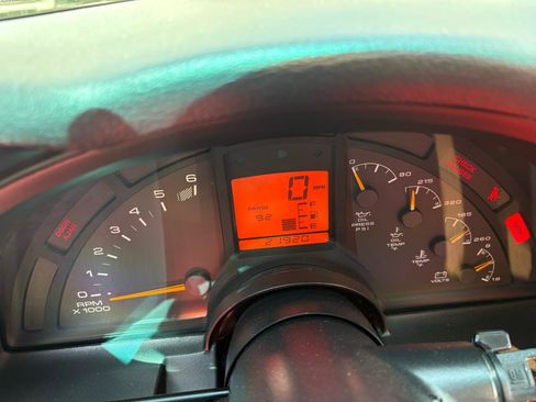Used 1994 Chevrolet Corvette Coupe RWD image 13