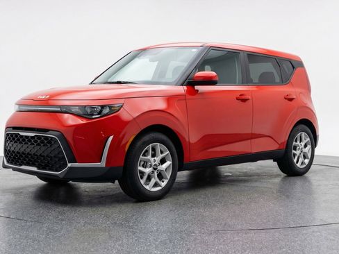 Used 2025 Kia Soul LX w/ LX Technology Package image 3