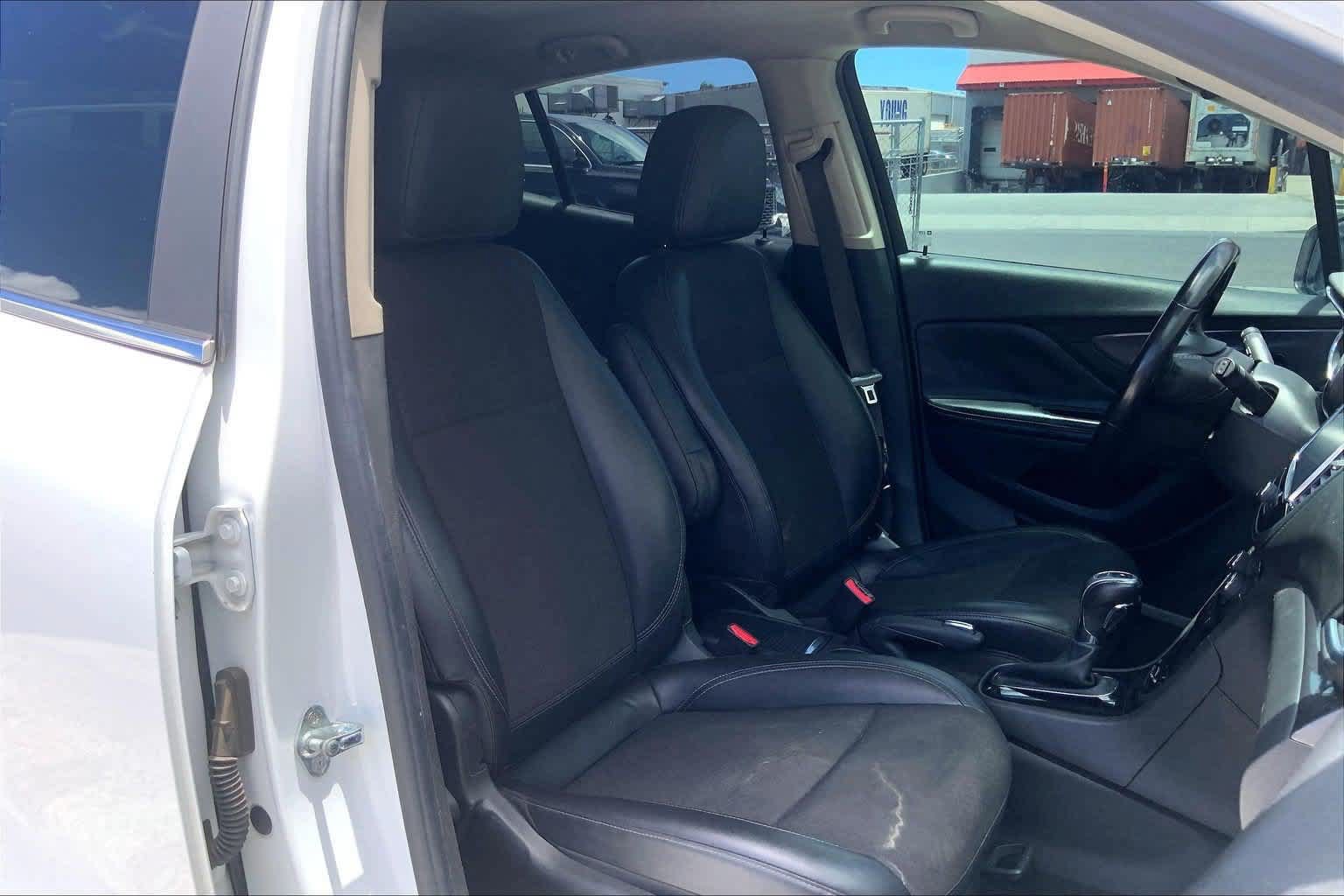Used 2021 Buick Encore Preferred w/ Safety Package II FWD image 13