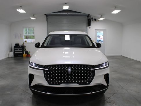 New 2026 Lincoln Nautilus Premier image 2