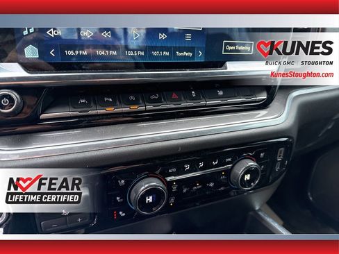 Used 2024 Chevrolet Silverado 1500 High Country w/ High Country Premium Package AWD/4WD image 25
