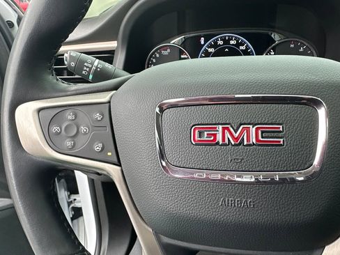 Used 2022 GMC Acadia Denali w/ Denali Ultimate Package image 26