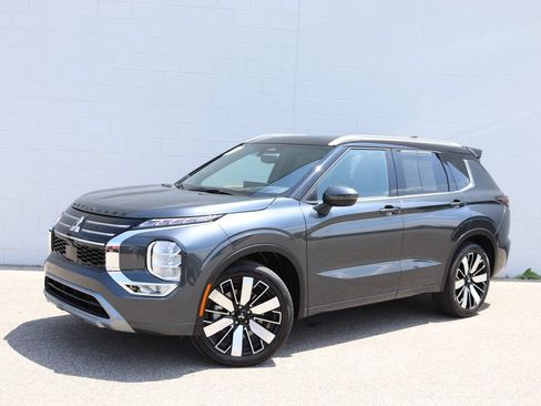 Used 2026 Mitsubishi Outlander SEL AWD/4WD image 32