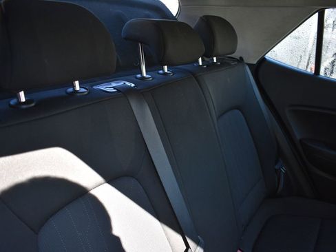 Used 2022 Hyundai Venue SE image 27