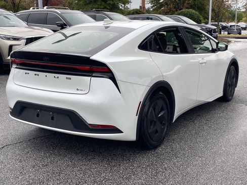 Used 2024 Toyota Prius LE image 4