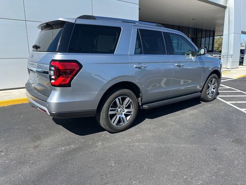 Certified 2024 Ford Expedition Limited image 3