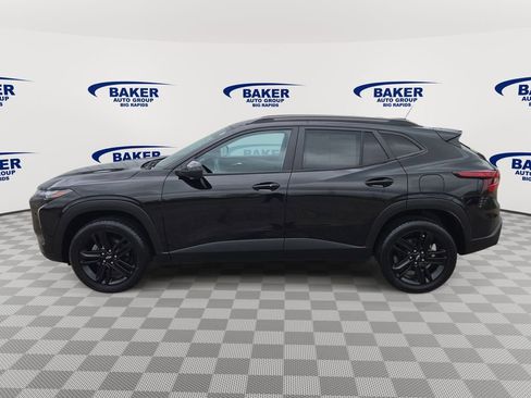 Used 2025 Chevrolet Trax ACTIV w/ Driver Confidence Package FWD image 3