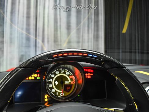 Used 2021 Ferrari 812 Superfast RWD image 10