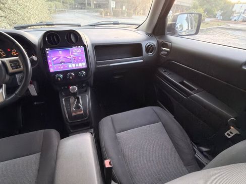 Used 2014 Jeep Patriot Latitude AWD/4WD image 25