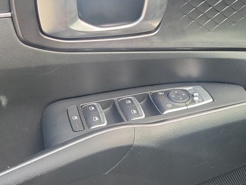 Used 2021 Kia Sorento LX FWD image 16
