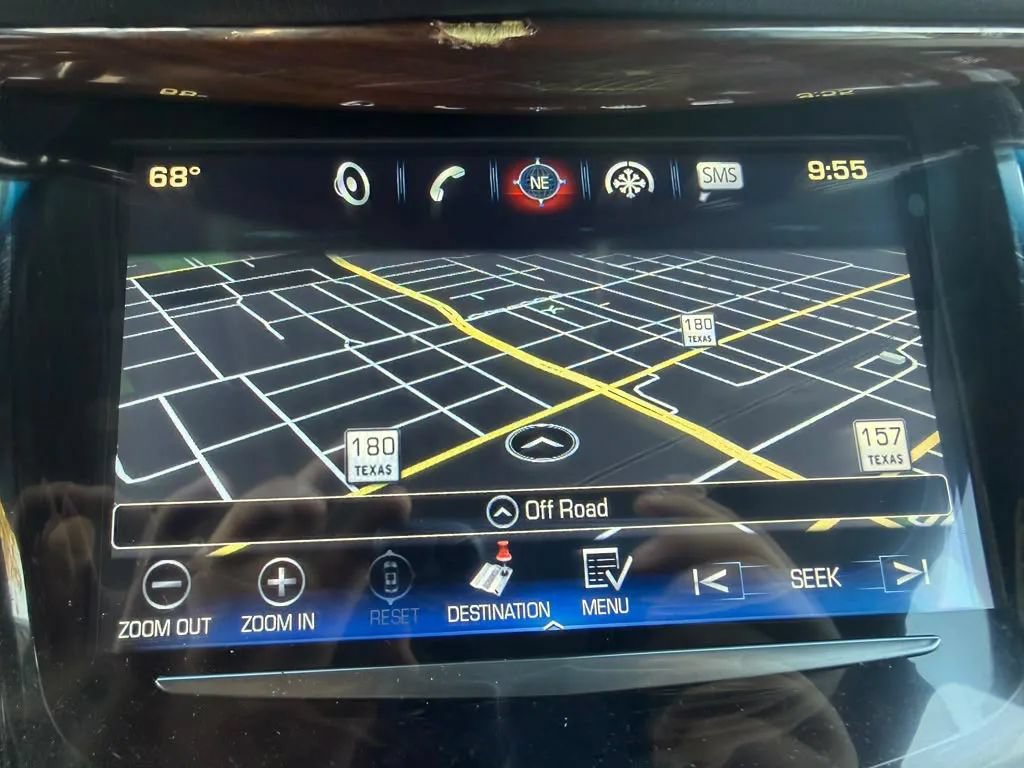 Used 2018 Cadillac Escalade Premium Luxury RWD image 32