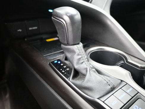 Used 2022 Toyota Camry XSE image 15