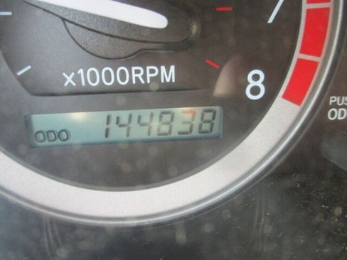 Used 2004 Toyota Sienna XLE 4 Door FWD**1 Owner/Leathe image 38