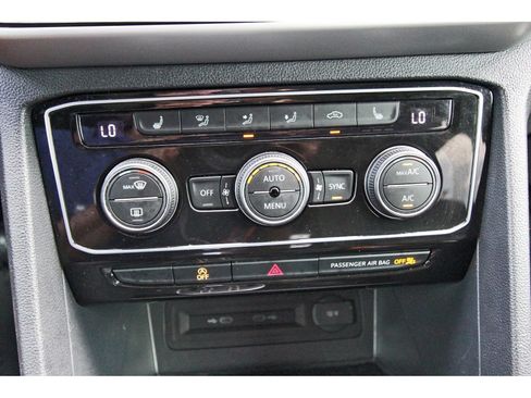 Used 2022 Volkswagen Atlas Cross Sport SE FWD image 27