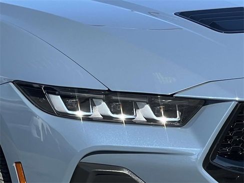 Used 2024 Ford Mustang GT Premium image 8