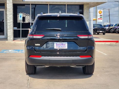 New 2026 Jeep Grand Cherokee Limited RWD image 8