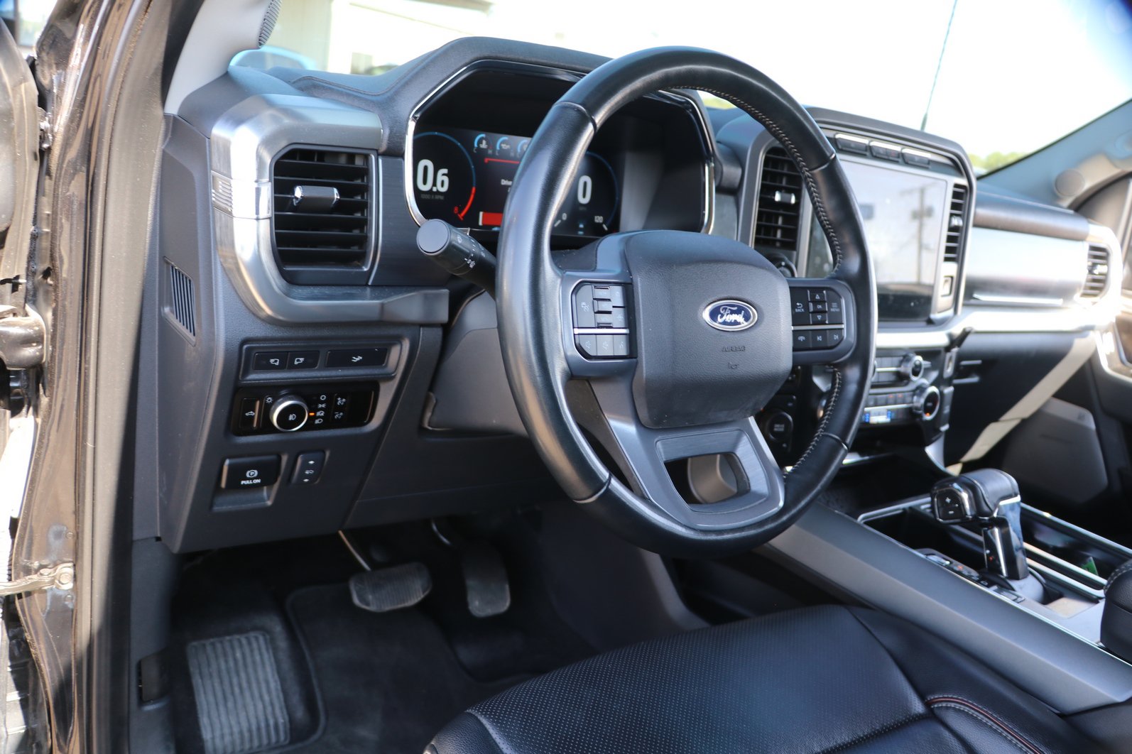 Used 2023 Ford F150 Lariat w/ Equipment Group 502A High AWD/4WD image 14