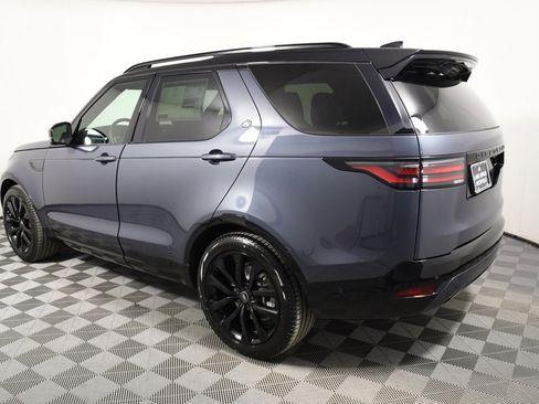 New 2026 Land Rover Discovery Dynamic SE image 3