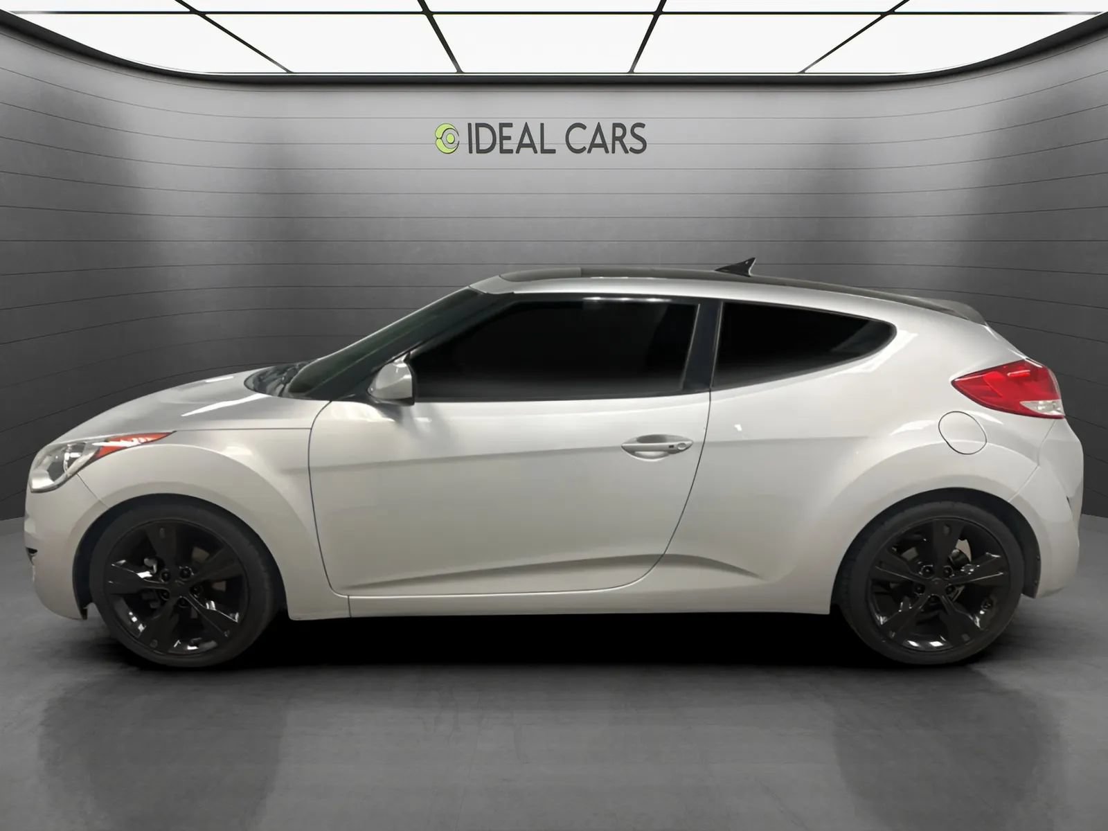 Used 2016 Hyundai Veloster w/ Option Group 03 FWD image 8