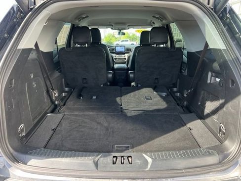 Used 2023 Ford Explorer XLT w/ Equipment Group 202A AWD/4WD image 15