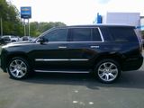 Used 2017 Cadillac Escalade Luxury image 2