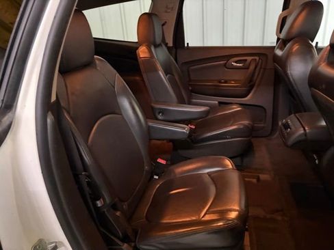 Used 2012 Chevrolet Traverse LT FWD image 17