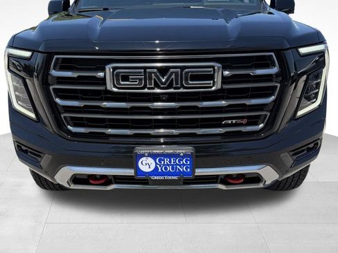 Used 2025 GMC Yukon AT4 w/ AT4 Premium Package AWD/4WD image 3