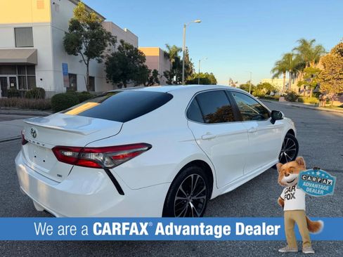 Used 2018 Toyota Camry SE w/ Moonroof Package FWD image 18