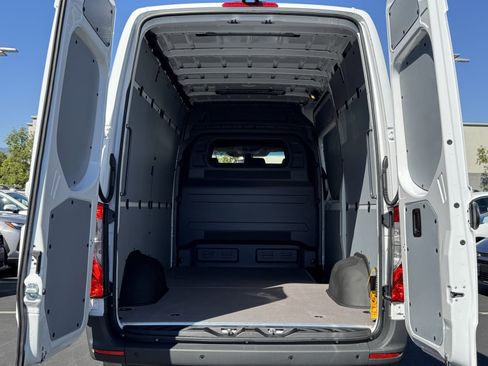 New 2025 Mercedes-Benz Sprinter 2500 image 13