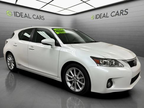 Used 2013 Lexus CT 200h w/ Premium Pkg w/Navigation FWD image 3