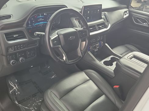 Used 2022 Chevrolet Tahoe Z71 w/ Luxury Package AWD/4WD image 9