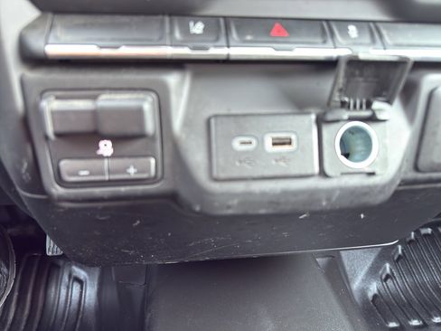 Used 2024 GMC Sierra 2500 Pro AWD/4WD image 41