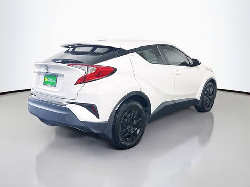 Used 2019 Toyota C-HR LE FWD image 10