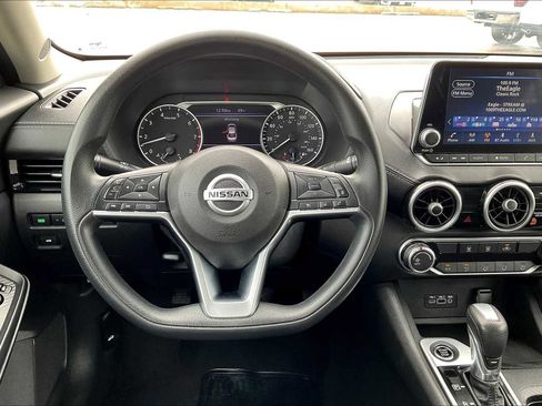 Used 2023 Nissan Sentra SV image 5