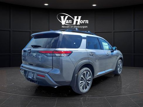 New 2026 Nissan Pathfinder Platinum AWD/4WD image 6