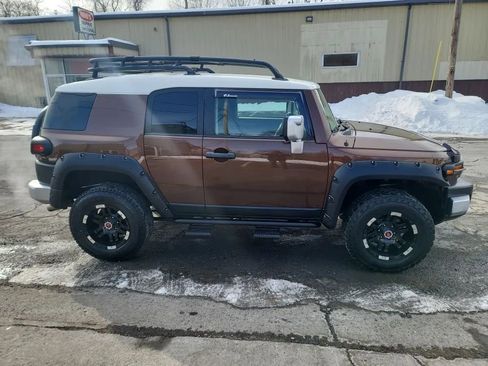 Used 2014 Toyota FJ Cruiser 4WD image 4