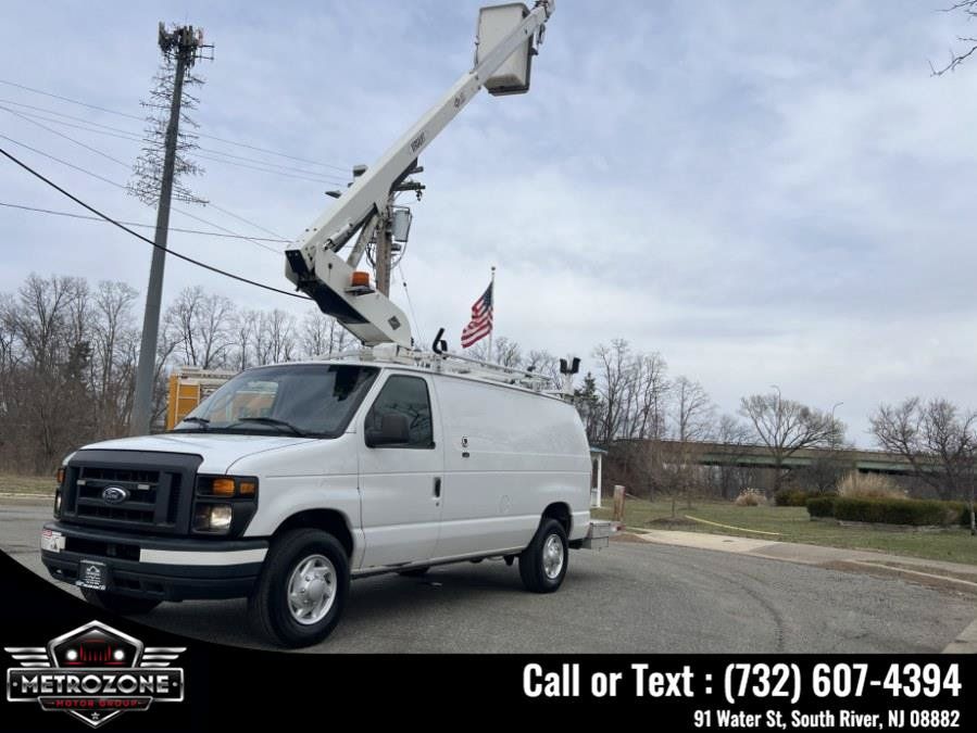 Used 2014 Ford E-350 and Econoline 350 Super Duty w/ Power Group RWD image 16