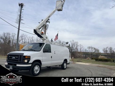 Used 2014 Ford E-350 and Econoline 350 Super Duty w/ Power Group RWD image 16
