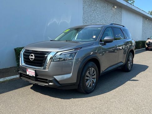 Certified 2025 Nissan Pathfinder SV AWD/4WD image 2