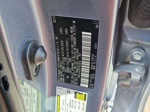 Used 2023 Toyota Corolla Cross XLE image 34