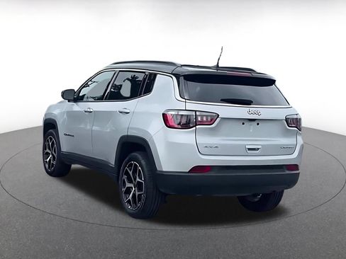Used 2025 Jeep Compass Limited AWD/4WD image 11