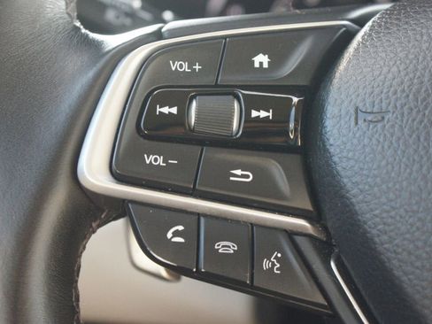 Used 2019 Honda Accord Touring image 10