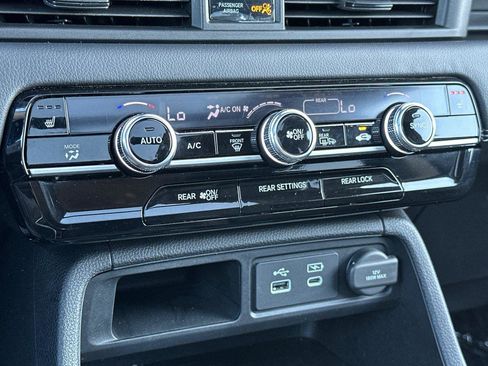 Certified 2025 Honda Pilot Touring image 22