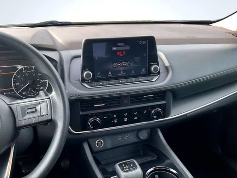 Used 2023 Nissan Rogue S image 16