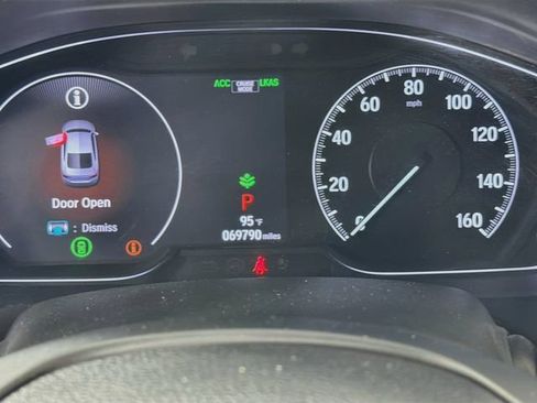 Used 2018 Honda Accord Touring image 14
