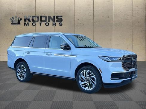 New 2026 Lincoln Navigator Reserve image 1