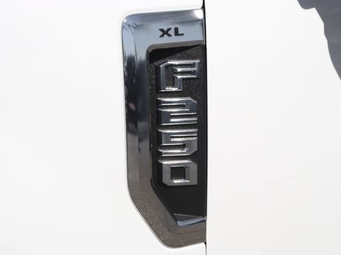 Used 2021 Ford F250 XL w/ Power Equipment Group RWD image 47