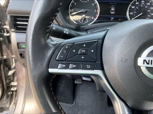 Used 2023 Nissan Sentra SR FWD image 11