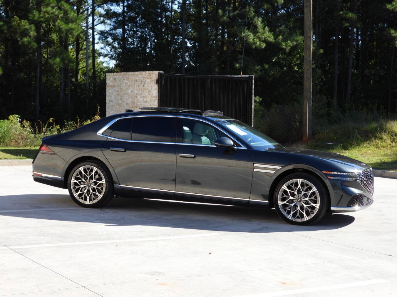 Used 2023 Genesis G90 3.5T AWD/4WD image 61