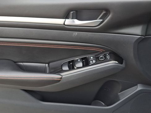 Used 2023 Nissan Altima 2.5 SR image 23